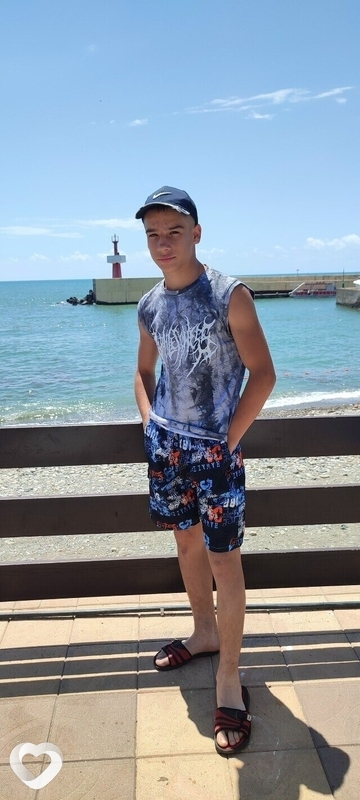 Михаил, 19, Луганске — анкета №3539647