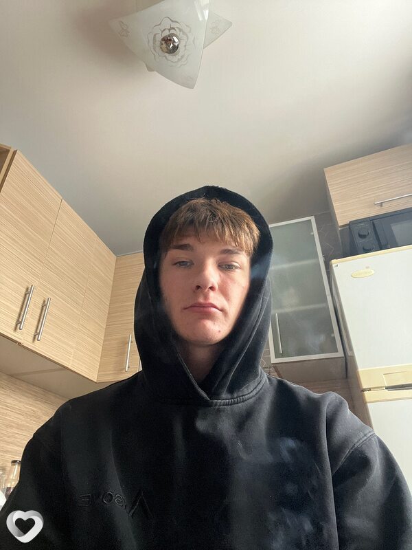 Арсений, 21, Новосибирске — анкета №3543093