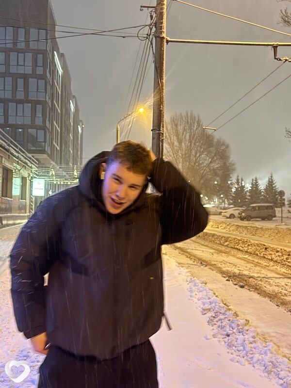 Глеб, 18, Барнауле — анкета №3543785