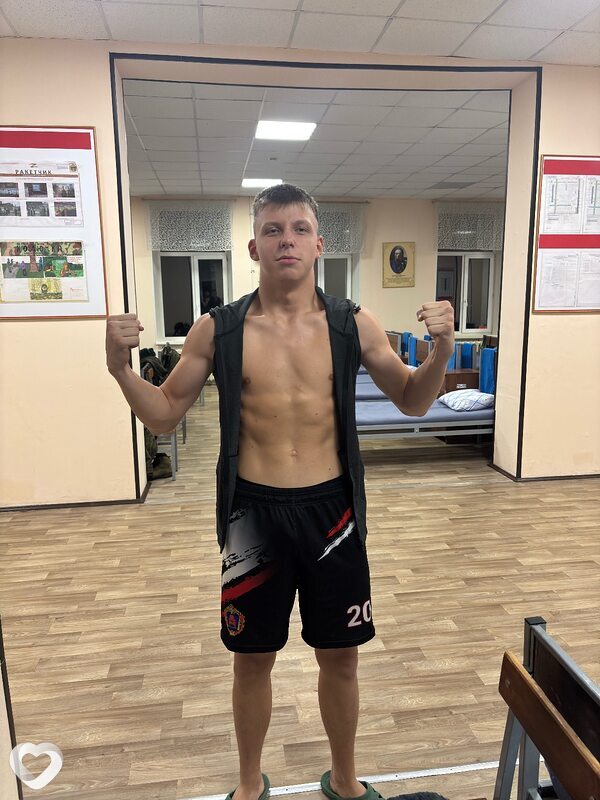 Александр, 21, Москве — анкета №3545470