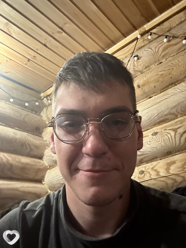 Михаил, 23, Москве — анкета №3545768