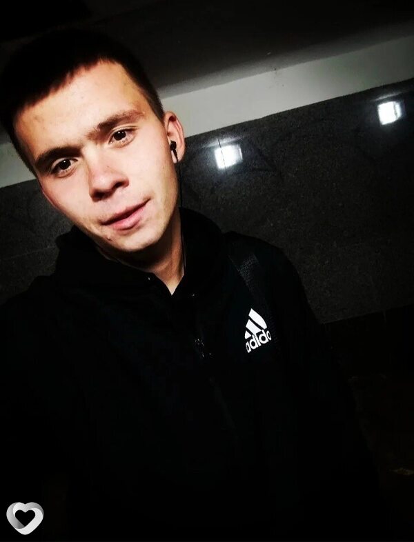 Виталий, 21, Оренбурге — анкета №3548182