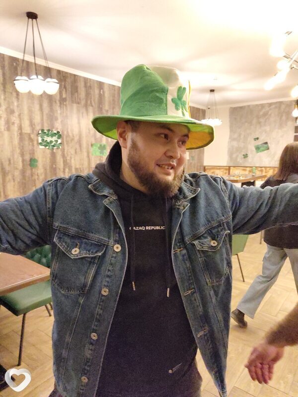 Aziz, Свободный