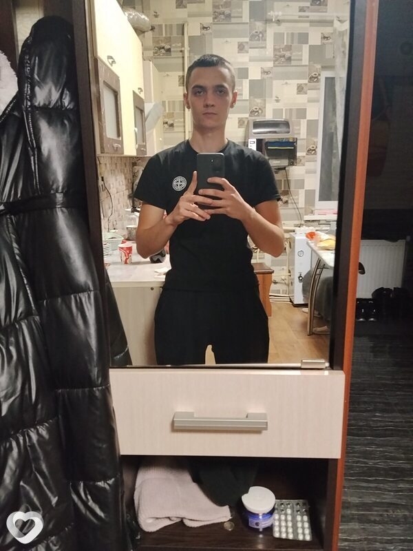 Артём, 21, Ростове-на-Дону — анкета №3548962