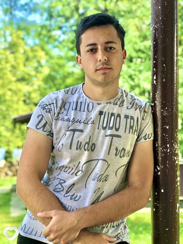 Віктор, 23, Черновцах — анкета №3549660