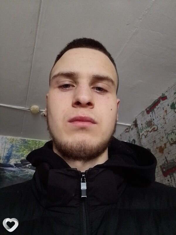 Илья, 22, Тюмени — анкета №3550626