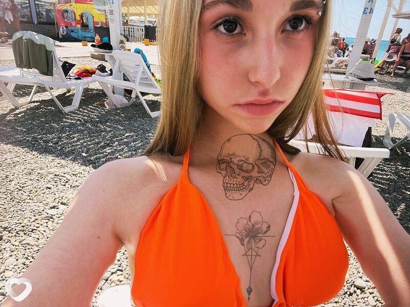 Алена, 21, Новороссийске — анкета №3552873