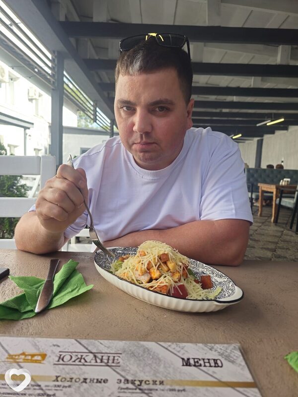 Антон, 29, Новотроицке — анкета №3555704