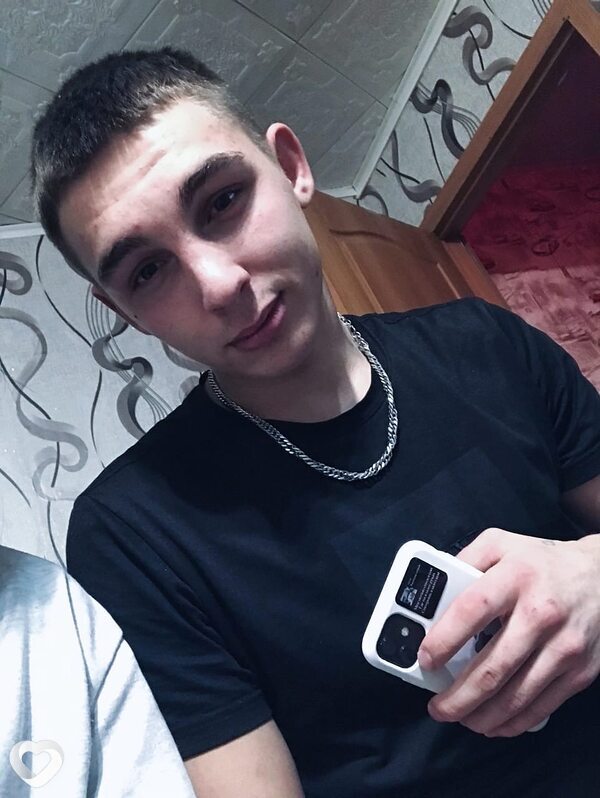 Данил, 21, Новосибирске — анкета №3556569