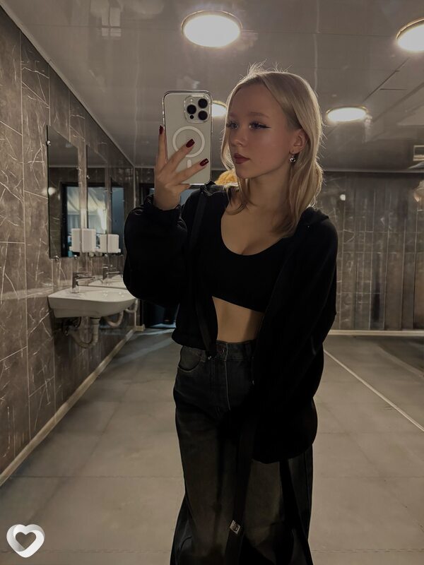 Леся, 18, Санкт-Петербурге — анкета №3557173