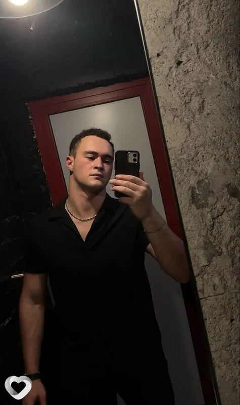 Радомир, 22, Барнауле — анкета №3557725