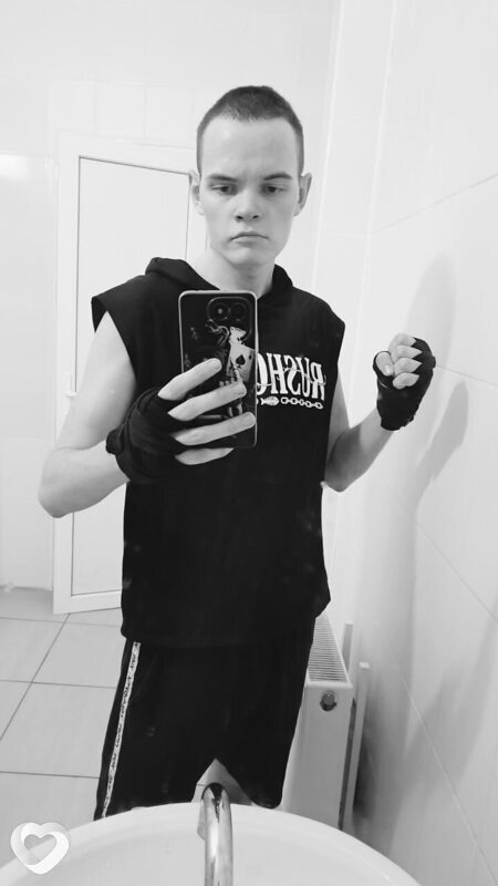 Тёма, 21, Волжском — анкета №3560675