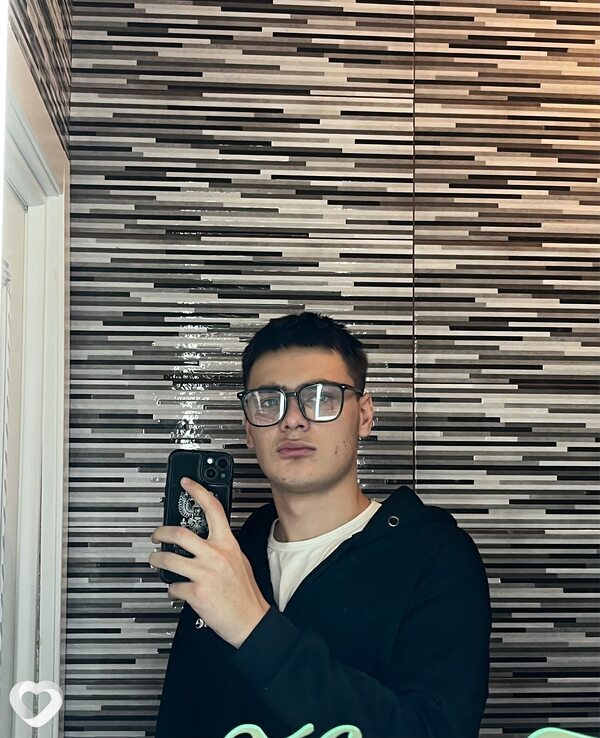 Артур, 18, Санкт-Петербурге — анкета №3563315