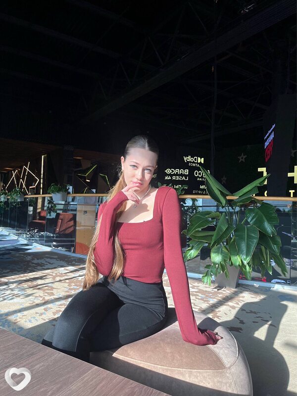 Лиза, 21, Санкт-Петербурге — анкета №3564353