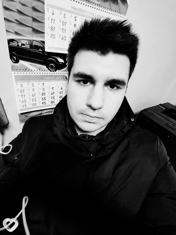 Евгений, 26, Березниках — анкета №3567505