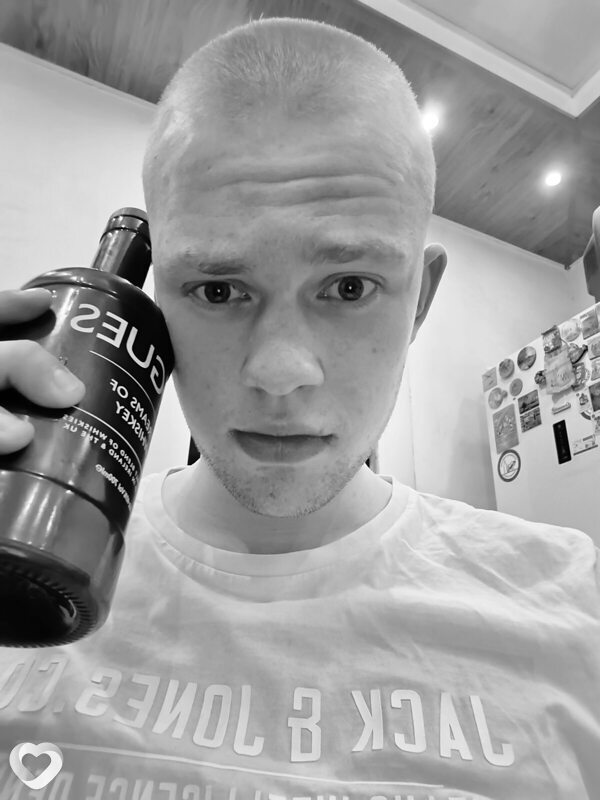 Артём, 20, Смоленске — анкета №3567978