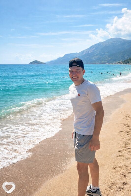 Андрей, 21, Новосибирске — анкета №3570475