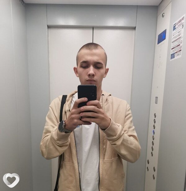 Максим, 20, Бийске — анкета №3570430