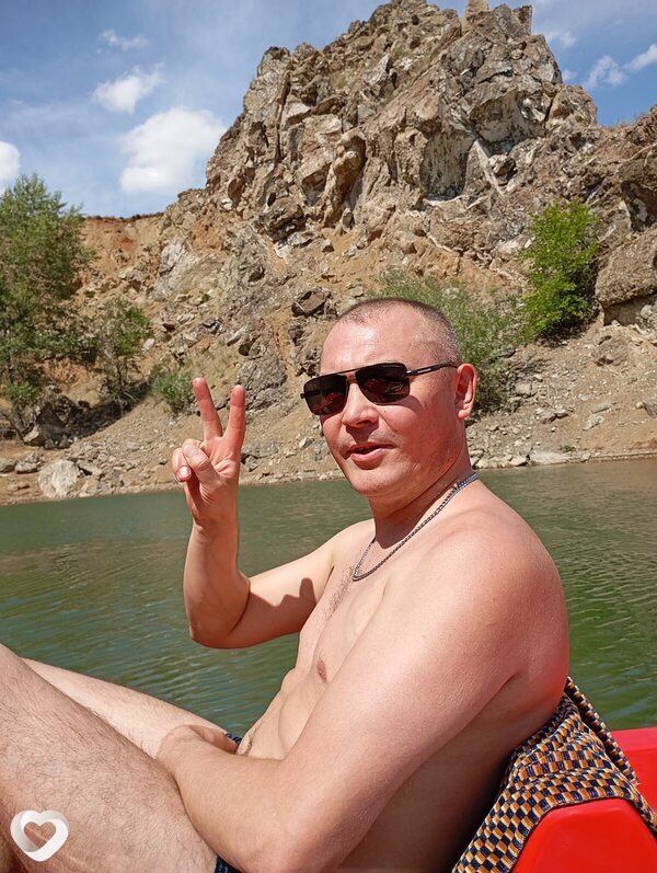 Руслан, 38, Новотроицке — анкета №3572719