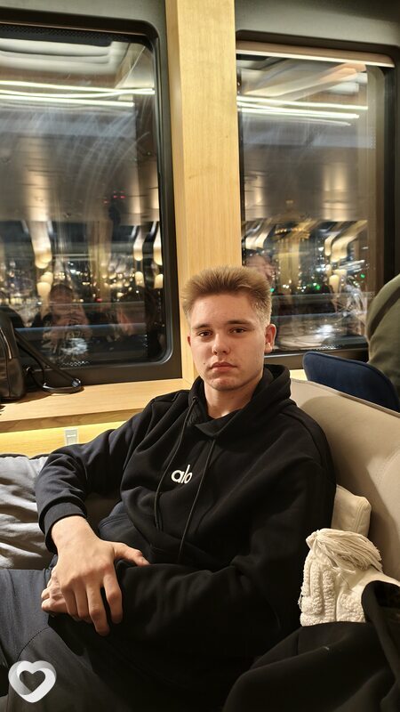 Степан, 19, Новокузнецке — анкета №3572396