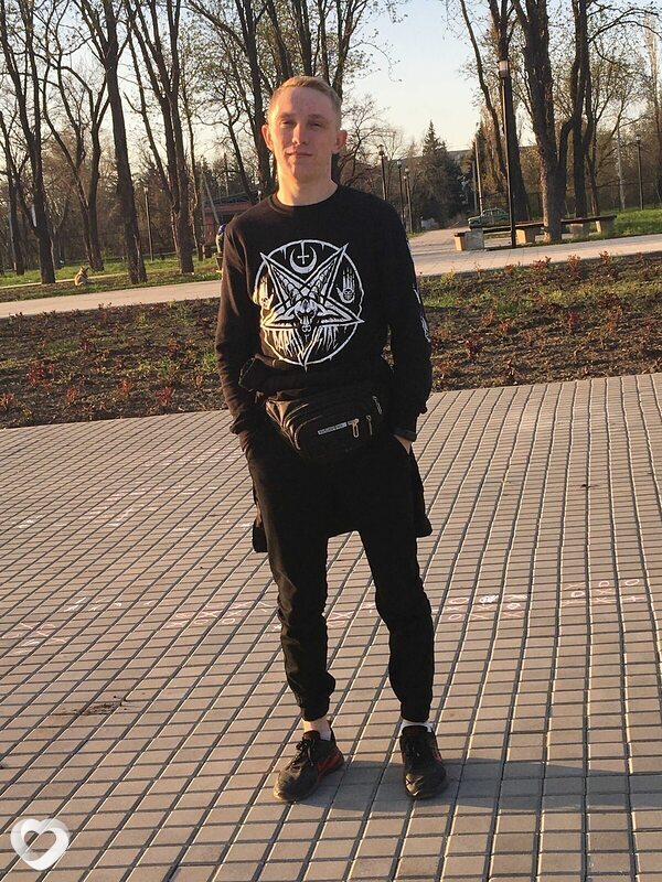 Антон, 25, Москве — анкета №3573680