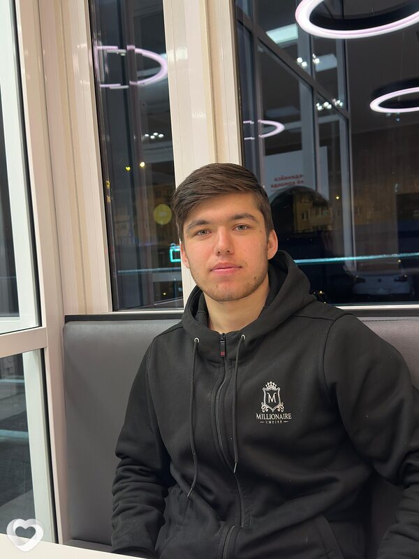 Рома, 21, Екатеринбурге — анкета №3573419