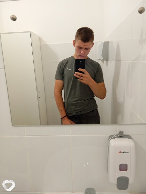 Александр, 19, Благовещенске — анкета №3575369