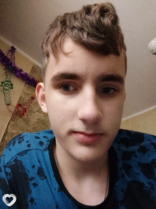 Иван, 21, Смоленске — анкета №3575720