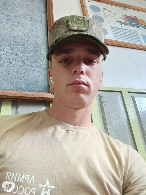 Максим, 21, Самаре — анкета №3575935