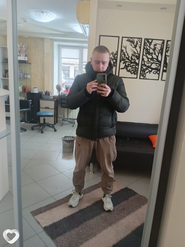 Виктор, 21, Алейске — анкета №3577340