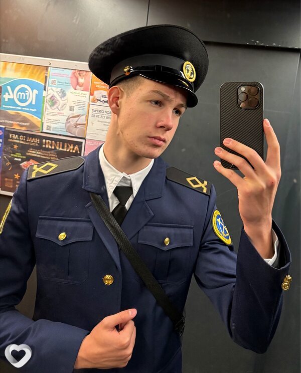 Глеб, 20, Новороссийске — анкета №3579462