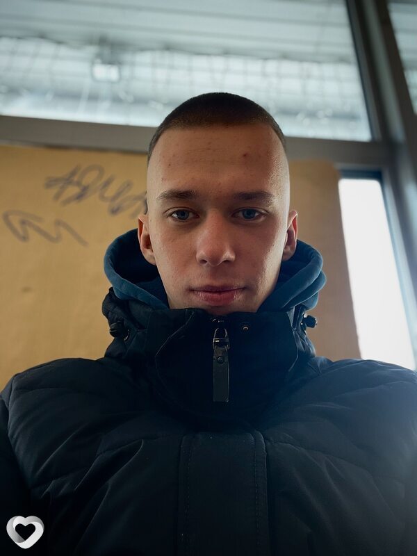 Дима, 19, Новоалтайске — анкета №3581309