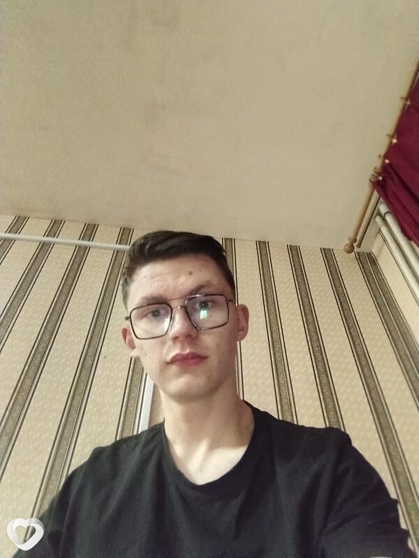 Лёня, 19, Гомеле — анкета №3582477