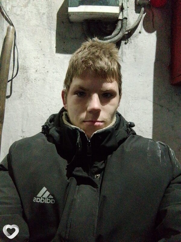 Александр, 19, Омске — анкета №3582454