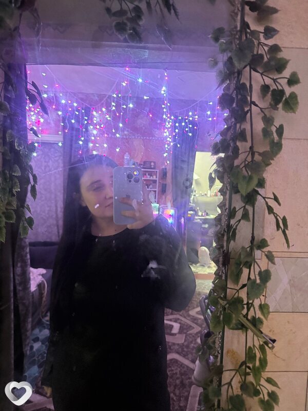 Алина, Торез