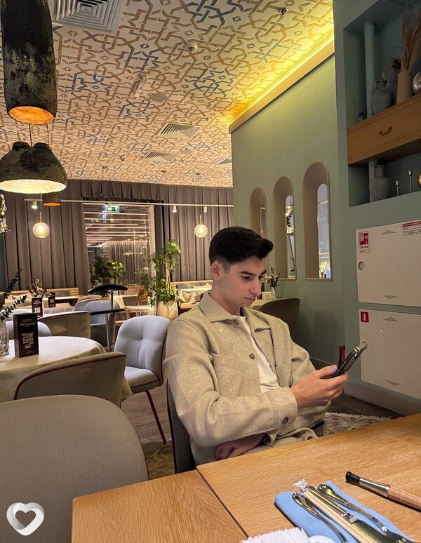 Влад, 21, Москве — анкета №3584838