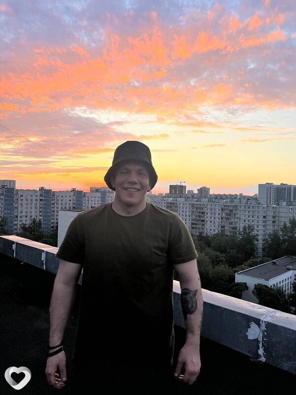 Максим, 23, Москве — анкета №3585080