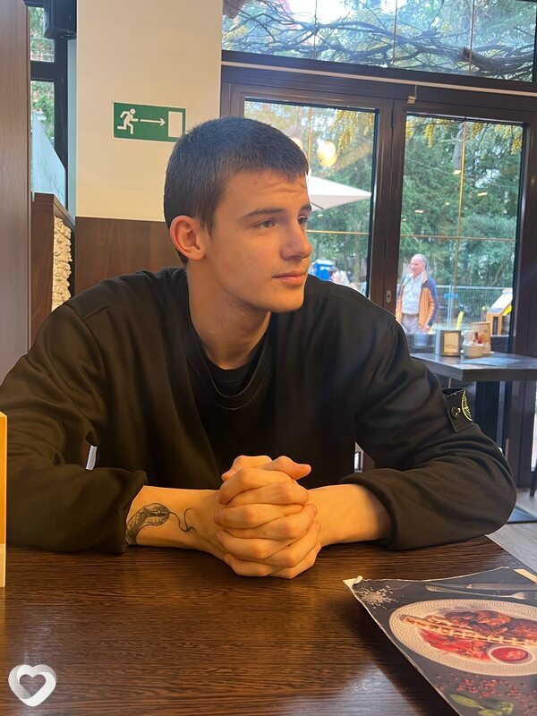Илья, 19, Калининграде — анкета №3585024