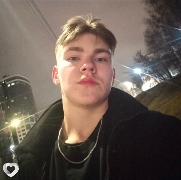 Александр, 21, Ижевске — анкета №3589364