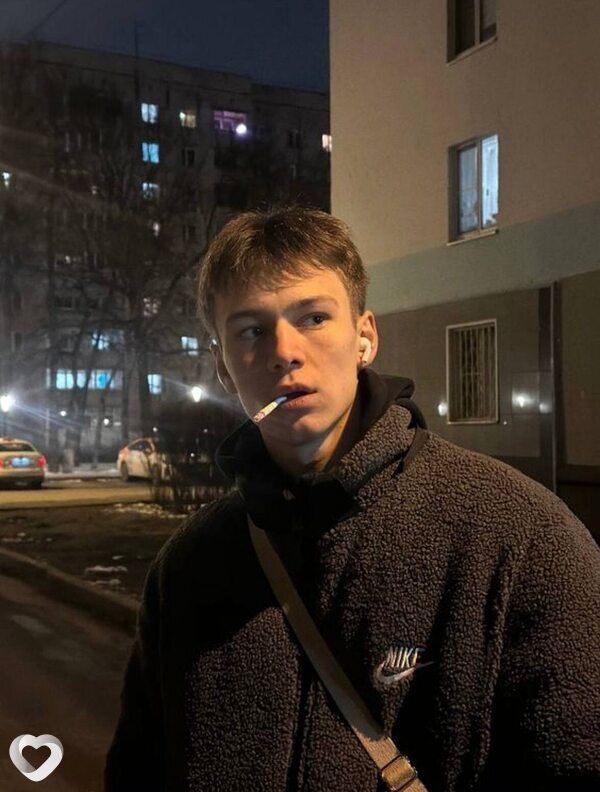 Родя, 19, Москве — анкета №4686196