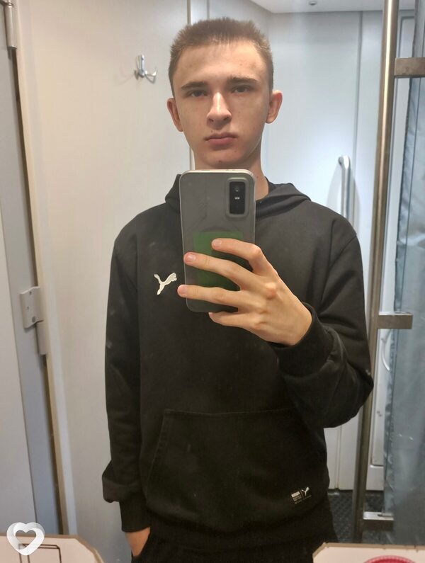 Саня, 19, Магнитогорске — анкета №3591387