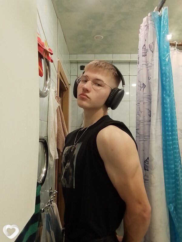 Алексей, 19, Санкт-Петербурге — анкета №3591665