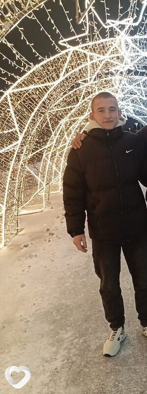Евгений, 21, Омске — анкета №3593088