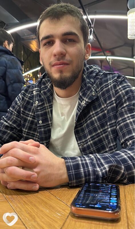 Артур, 23, Пятигорске — анкета №3592702