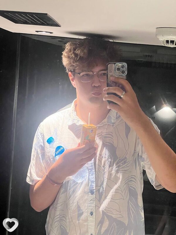 Алексей, 18, Санкт-Петербурге — анкета №3594405
