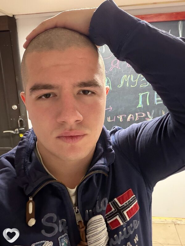 Артём, 21, Пушкино (Московская Обл) — анкета №3595300