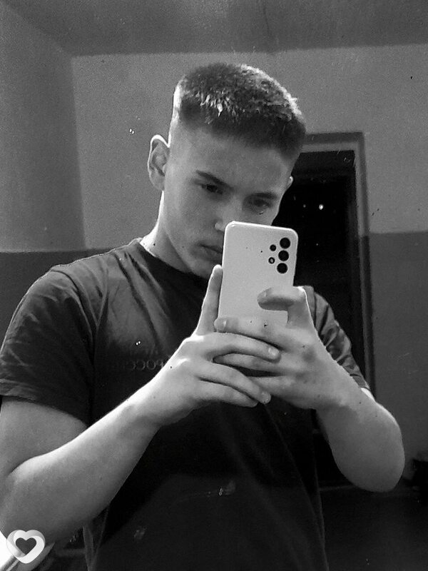 Богдан, 19, Усолье-Сибирское — анкета №3595531