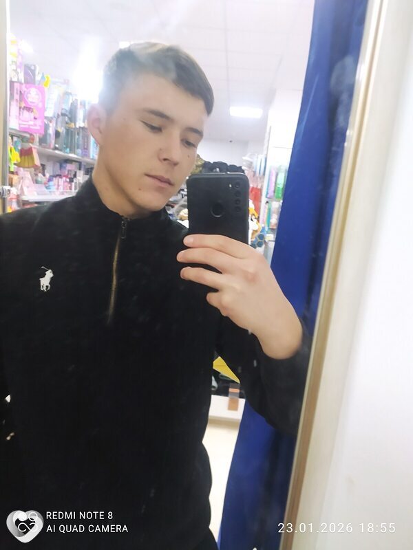 Макс, 21, Архангельске — анкета №3595823
