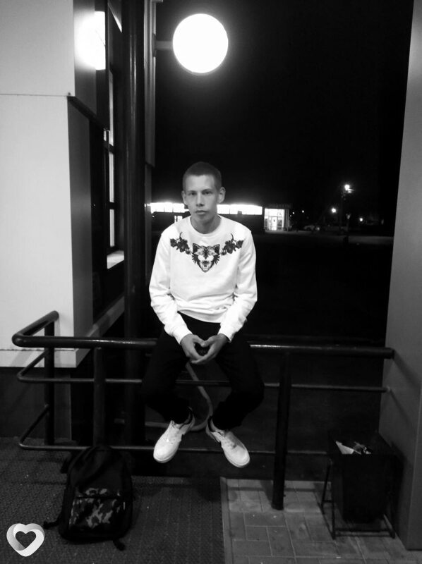 Алекс, 21, Новосибирске — анкета №3596914