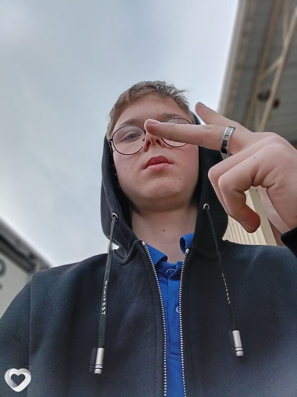 Tolik, 22, Алматы — анкета №3597234